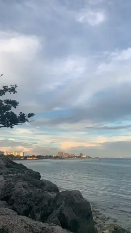 sea and sunset vibes🫧🩵#seavibes#sunset#lapulapu#crabisland#crabisland 