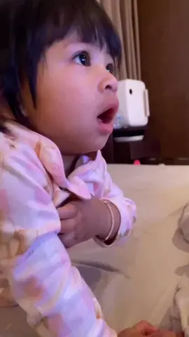 sedang menghapal lagu baru nih teteh 😍  #lilyslavinaahmad #masyaallah #ranaimamalikaraudiaandara #lily 
