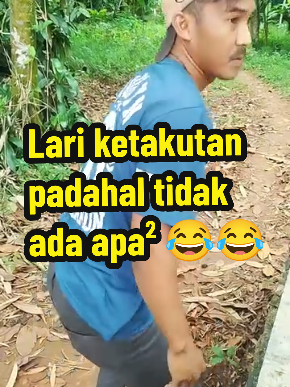 Mau lihat reaksi kocak orang-orang yang lari ketakutan karena hal sepele? Dijamin bikin kamu ngakak nggak berhenti! Entah karena kaget, salah paham, atau panik berlebihan, semuanya jadi tontonan yang super lucu! Jangan nonton sendirian, bagikan tawa ini ke teman-temanmu juga!  #LariKetakutan #VideoLucu #NgakakParah #ReaksiKocak #KagetLucu #FunnyRun