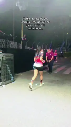 Terminar una carrera es la mejor sensación 😍❤️mis primeros 11 k #medallorun2025 #medallorun #Running #carrera11k #runner 
