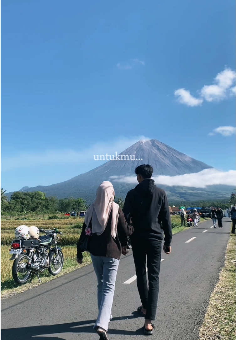 view cantikk🥹🤍 #bucin_story #terassemeru #semerulumajang #couple #k5 @Punyerka #fypシ゚ 
