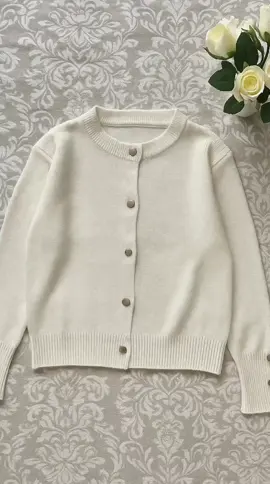 Tarla Cardigan Basic Kancing Gold tebal #cardigan #rajut #tebal #atasanwanita 