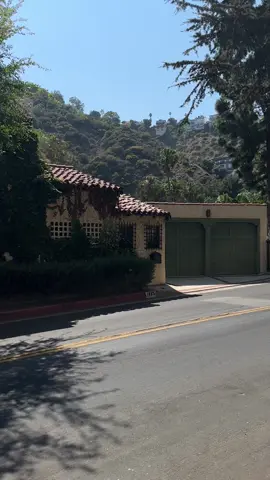 Hot girl walk sights and scenes going from West Hollywood to Studio City #fyp #losangeles #hollywood #hollywoodhills #la #architecture #Home #view #fy #fypシ 