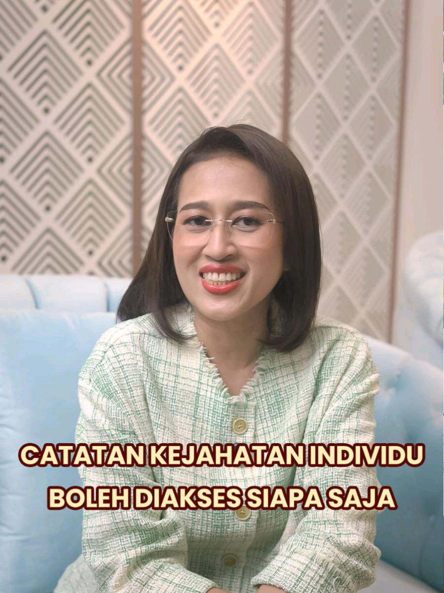 Ternyata kita gak bisa sembarangan boleh kepoin catatan kejahatan individu. Nah biar jadi paham yuk simak video ini. Jangan lupa like, share dan berikan komentar. 
 #LawyerIndonesia  #LiaAlizia  #SikatLogikaSesat  #UUPDP 