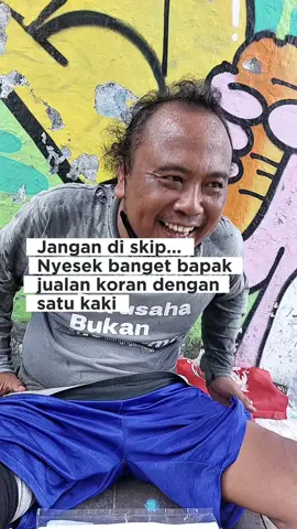 ❗️❗️OPEN DONASI❗️❗️  Satu kaki tak menghalangi pejuangan pak santoso menunaukan kewajibannya mencari nafkah untuk keluarganya.   Perjuangan seorang laki-laki dilihat dari kegigihannya bekerja, hal ini di buktikan langsung oleh pak santoso.  KawanSDM, yuk bantu perjuangan pak santoso untuk membeli kaki palsu. REK DONASI ADA DI BIO #fyp #sdmbaik #pejuangrupiah #sedih #donasi #viral 