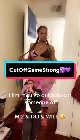 I keep scissors ✂️ in my purse ‼️✌🏽