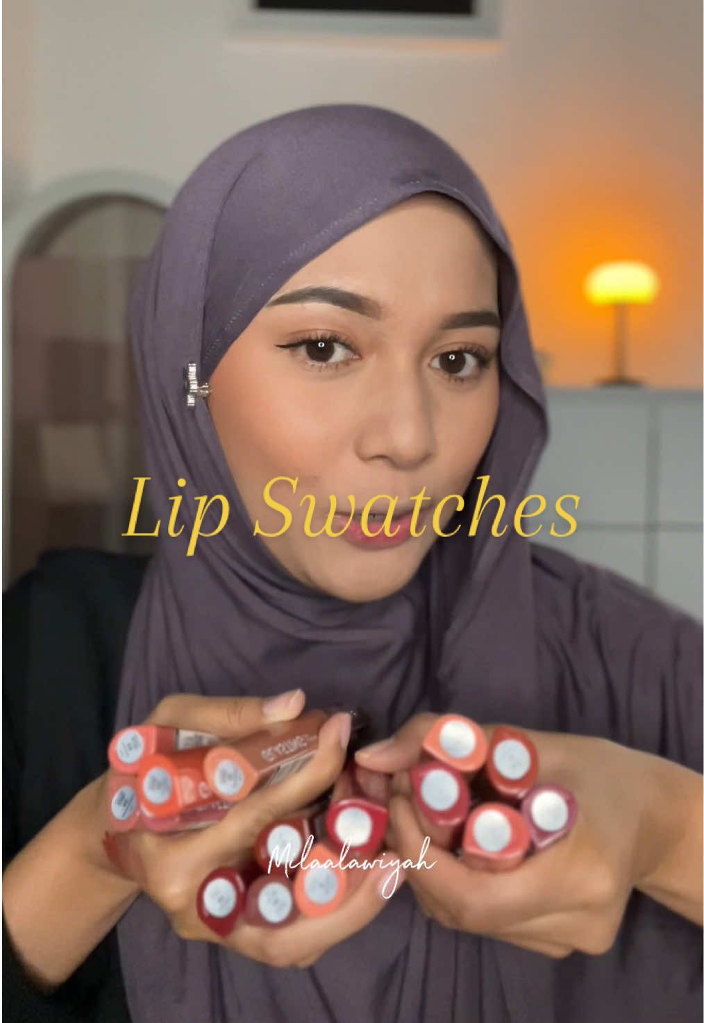 Bantu pilih shade please 🥹💄 lebih cocok yg mana guys? Swatch lips brand apa lagi yaaa ? Coba komen lurrr ✨ #lipswatch #lipswatchglasting #wardahglastinglip #wardahglasting #lipombre #lipglaze 