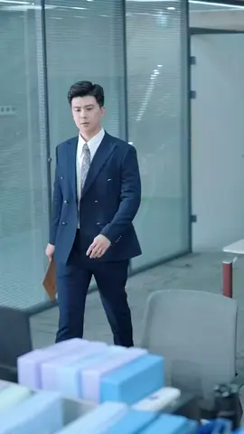 第1集：↑↑↑點擊視頻左下角觀看精彩完整版#因為一個片段看了整部劇 #好劇推薦 秦秘書偷偷暗戀頂頭上司
