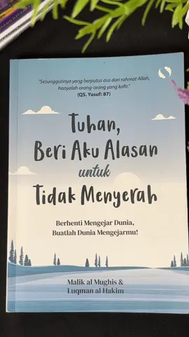 Yok sama sama bangkit dan mulai peluk diri sendiri #tuhanberiakualasanuntuktidakmenyerah #menyerah #motivasiislam #bukuislami #katakataislami #reminderislamic 