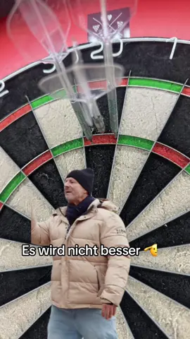 Trotz mentaler Pause wird es aktuell nicht besser. 🫡 Soooo weit weg von dem was früher mal möglich war 🥴 #dartcommunity #Meme #MemeCut #darts #scolia #pdcdarts #lukelittler #target #winmaudarts #winmau #dart #doubletrouble #capcutmaster #180 #Meme #MemeCut 
