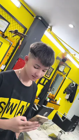 layer bung ngắn & kẻ vạch xước cho ae tham khảo 🔥🔥🔥 #phongbvb #teamphongbvb #tocnamdep #hairstyle #layers #gaynhon 