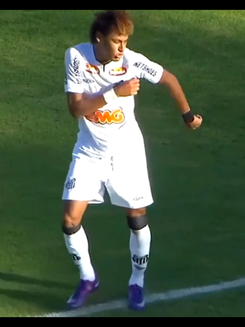 Neymar Dribbling Skills at Santos 