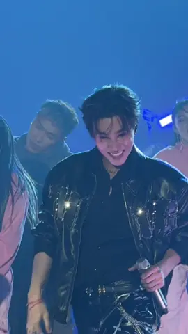 เพิร์ธร่างนี้เอาใจต้าไปเลย 😎 #เพิร์ธธนพนธ์ #perthtanapon #perthsanta #fyp #fypシ @PERTHPPE 