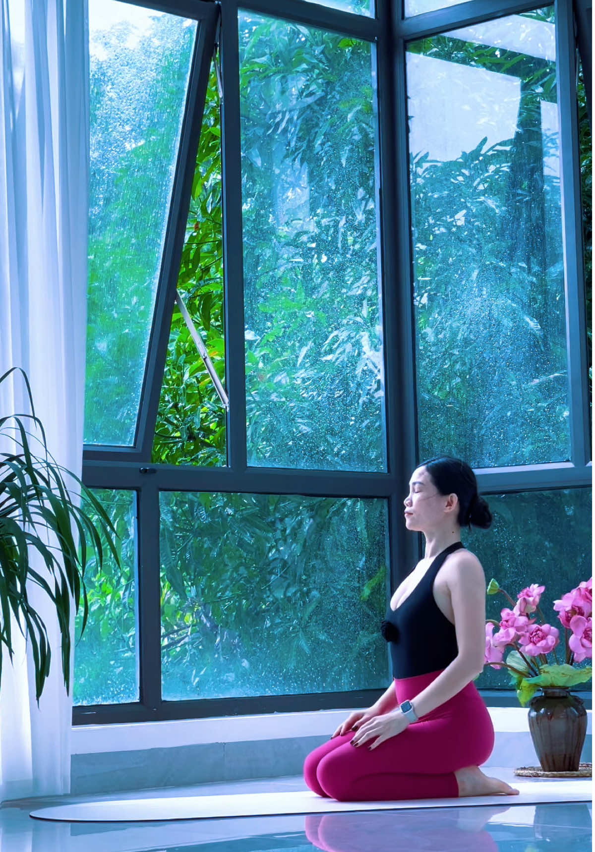 Ngày mai ra sao vẫn xé tim mình để “Yêu” #xuhuong #xuhuongtiktok #yoga #yogaflow #dotapyoga #yoga  outfitby: @La Muse Activewear  