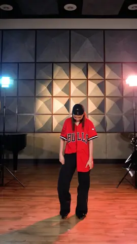 Rotate that body, touch your feet and do the #BINI_ShagidiDC now! 💃🕺 Stream ‘Shagidi’ now! Link in bio. #BINI #BINI_Shagidi