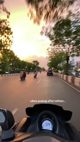 Latihan emang seseru itu….#abcxyz #fyppppppppppppppppppppppp #sunset 
