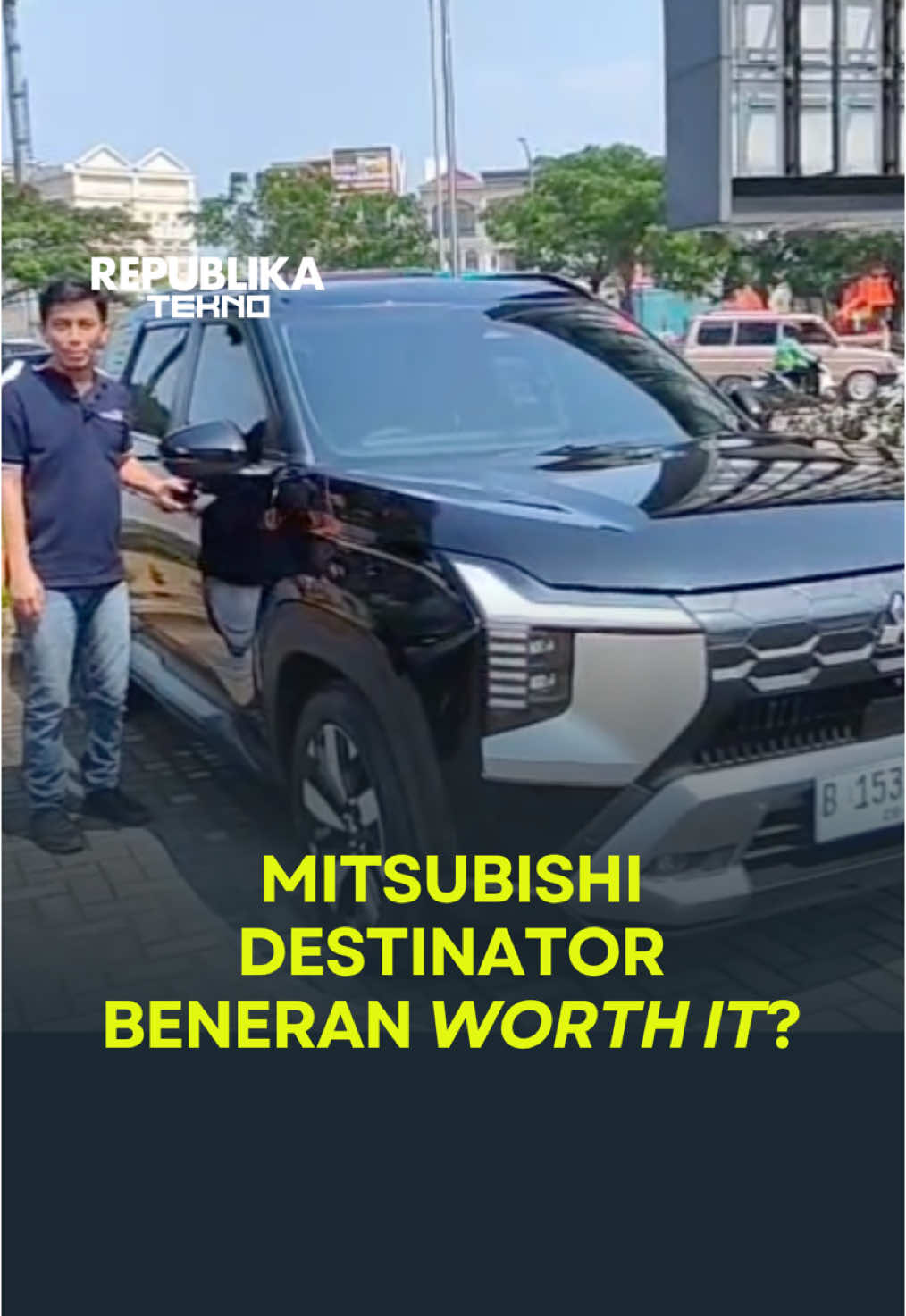 PT Mitsubishi Motors Krama Yudha Sales Indonesia (PT MMKSI) menggelar kegiatan “Media First Drive Mitsubishi Destinator” di Sirkuit Sentul pada akhir pekan lalu. Puluhan jurnalis otomotif mendapatkan kesempatan menjajal SUV tujuh penumpang yang baru diluncurkan Mitsubishi secara global di Jakarta pada Kamis 17 Juli 2025 lalu. Republika yang ikut dalam kegiatan ini mendapatkan kesempatan mengemudikan Mitsubishi Destinator dengan mesin turbo 4B40 1,5 liter di jalur tol dan trek Sirkuit Sentul. Untuk SUV keluarga, Destinator punya performa andal di jalanan saat berakselerasi maupun menyalip. Pengemudi bisa memilih lima mode berkendara yang dapat disesuaikan dengan kondisi jalan yang akan dilalui. Mitsubishi Destinator dibagi ke dalam varian GLS, Exceed, dan Ultimate. Harga resminya baru akan diumumkan oleh Mitsubishi pada ajang GAIKINDO Indonesia International Auto Show (GIIAS) yang dimulai Rabu 23 Juli 2025 ini. Kreator: Israr  #RepublikaTekno #CekRepublikaAja #MitsubishiDestinator