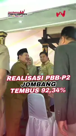 Pajak lunas, pembangunan tuntas Realisasi PBB-P2 Jombang tembus 92,84% atau Rp 51,06 miliar. Ini bukan angka kosong, ini bukti lurah, kepala desa, camat, dan Bapenda bekerja serius. Tapi saya ingatkan, kerja kita belum selesai. BPHTB harus digenjot. Sinergi PPAT, BPN, lurah, semua harus tegas. Administrasi tanah harus tertib, transparan, bebas celah bocor. Mulai 1 Agustus, BPHTB dapat diskon 35% dan bebas denda. Tapi kejujuran tetap nomor satu. Pajak rapi, rakyat tenang dan sejahtera. Saya tidak mau ada warga dipersulit hanya karena urusan administrasi tanah yang macet. Tertib pajak, daerah maju, rakyat sejahtera. #JombangMajudanSejahteraUntukSemua #AbahWarsubi #NderekAbah #bupati #bupatijombang #warsa #jombang #wargajombang #infojombang #semuatentangjombang #JombangMajudanSejahteraUntukSemua #PajakLunasPembangunanTuntas #AbahWarsubi #JombangTertibPajak 