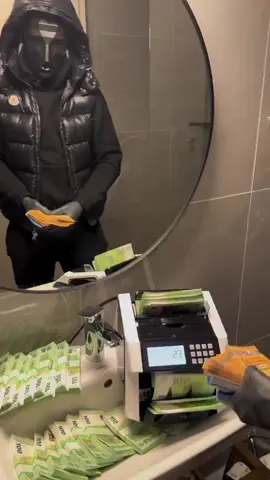 Buying fakes in Portugal. #Counterfeit #euros #euros #falso #faux #billets #euro