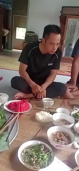 Hết nước chấm🤣