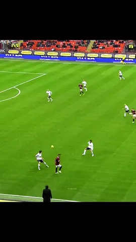 Ronaldinho Ac Milan Best Skills 🌟 👑#ronaldinho #acmilan #skills #footballtiktok #fyp #viralvideos 