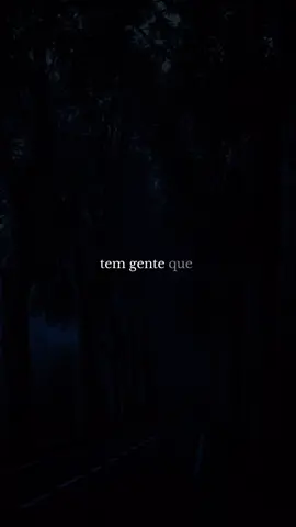 👁️Viu até aqui? Então comenta: ‘“Eu vejo o que tenho.’” #reflexãododia #tiktokmotivacional #frasequedói #despertamente #mentalidadeforte #vozquetoca #curainterior #frasesimpactantes #tiktokdark #reelssombrio #foconopresente 