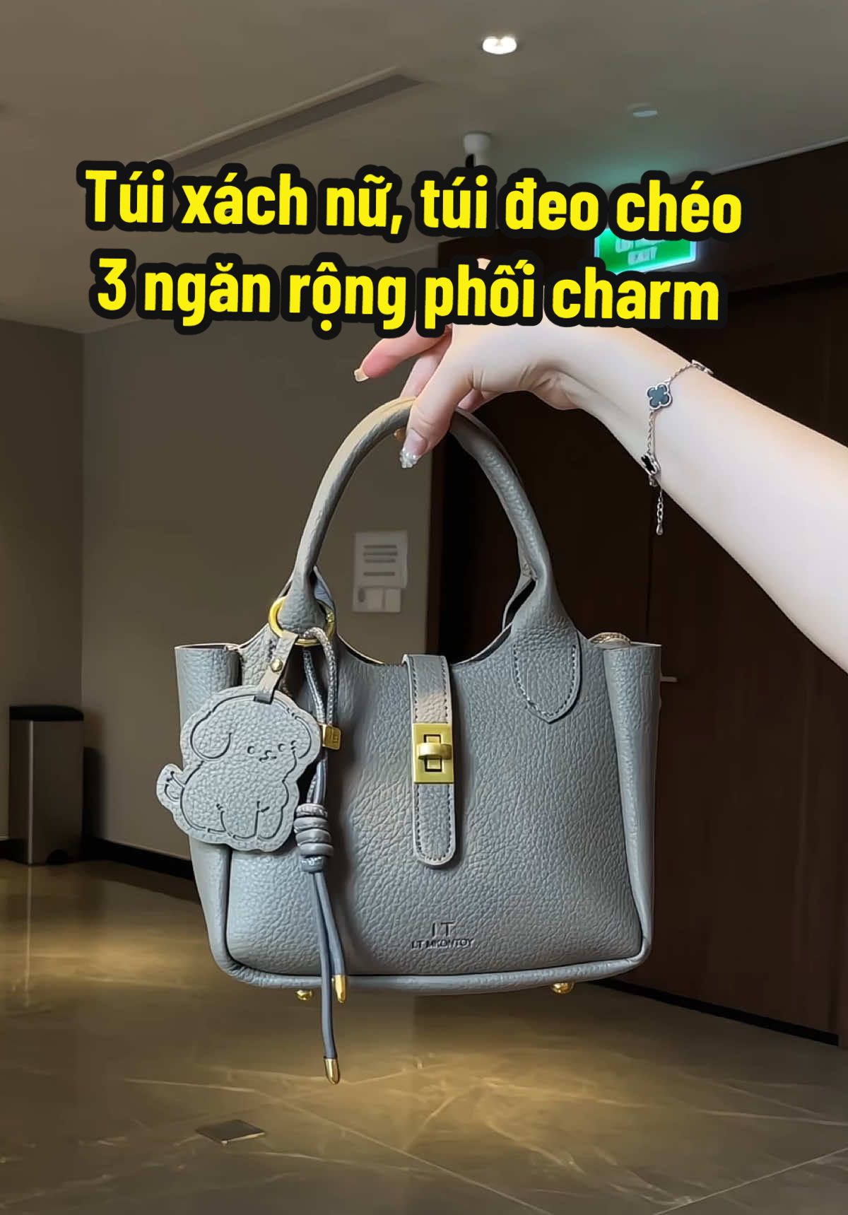 Túi xách nữ, túi đeo chéo da gạo 3 ngăn rộng phối charm siêu xinh các tình yêu ơi #jimestore #tuixachnu #reviewtuixachnu #tuideocheo #tuixachquangchau 