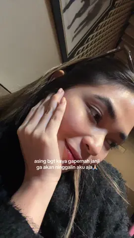 asing bgt kaya gapernah janji ke aku ajaaahhh🙏🏼 jiAkh~ sekian terimakasih 🙏🏼