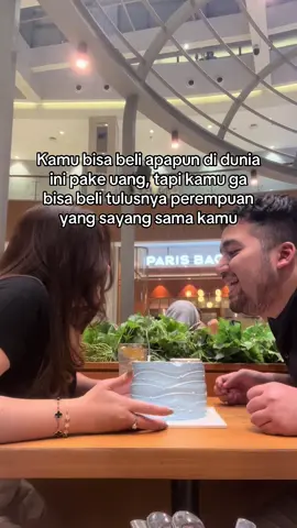 Perempuan yang selalu ada buat kamu di situasi apapun. 