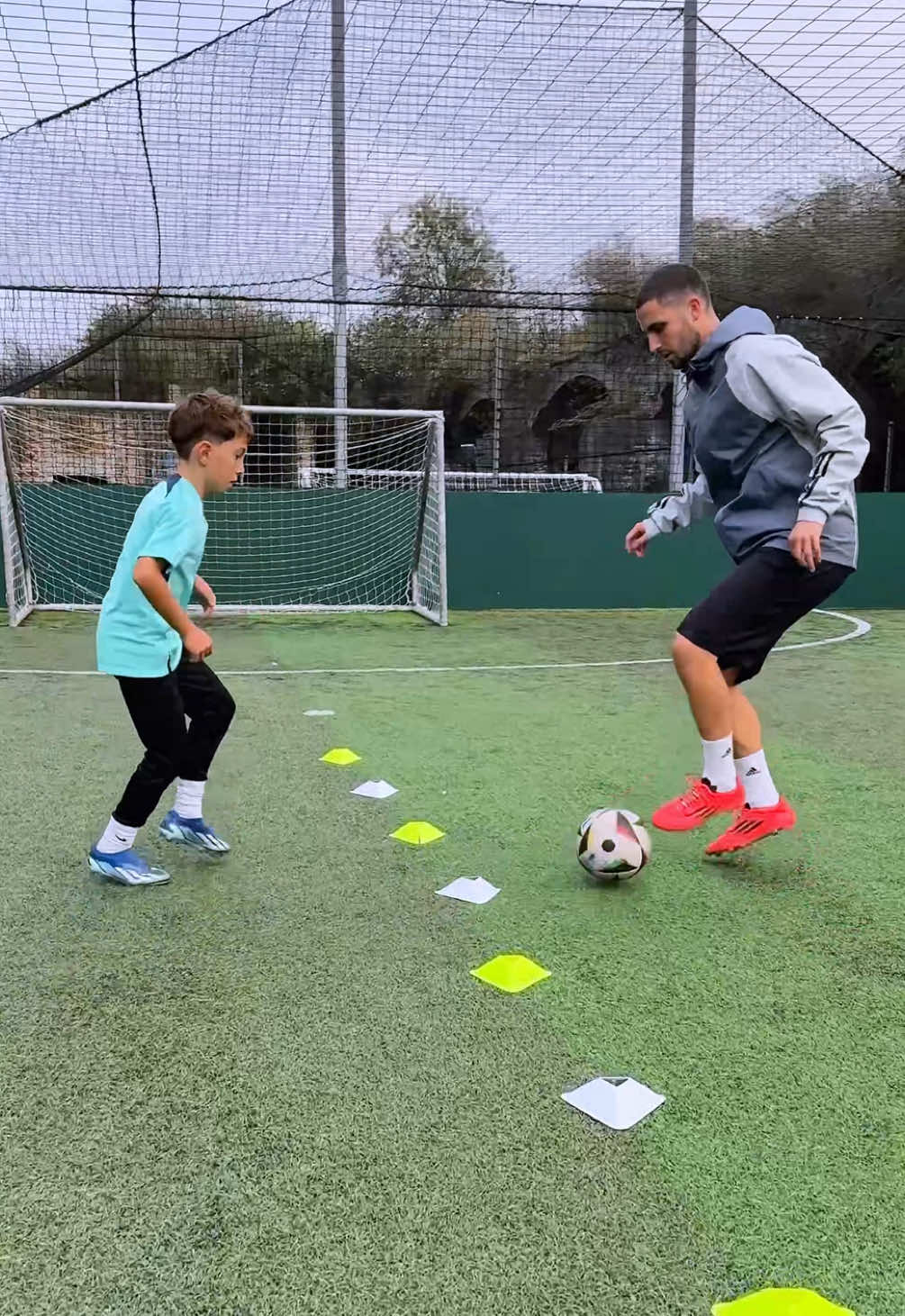 The rhythm…!?🔥 @Dom Short #Soccer #football #fussball #soccertiktok #foryoupage 