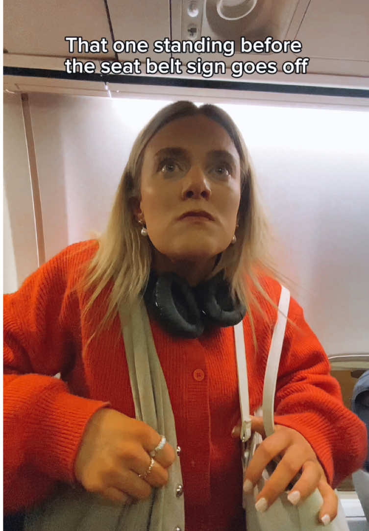 Don’t get me started on the ones from the back that try push their way off the plane first 🤦🏼‍♀️😂 #people #planes #relatable #funny #skits 
