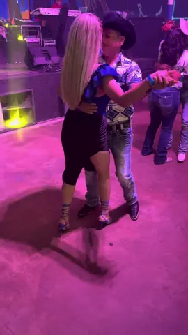 Bailando en Oklahoma el legendario Noa Noa. Adictos al baile. #adictosalbaile 