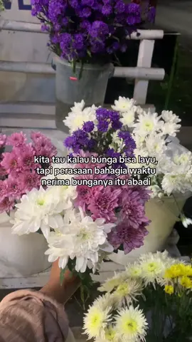 bunga bisa layu, tapi momen itu selalu segar diingatan. 📍samping sosisan jenisari gemteng banyuwangi #freshflower #freshflowergenteng #freshflowerbanyuwangi #floristbanyuwangi #floristgenteng #nayyaraflorist #buketgenteng