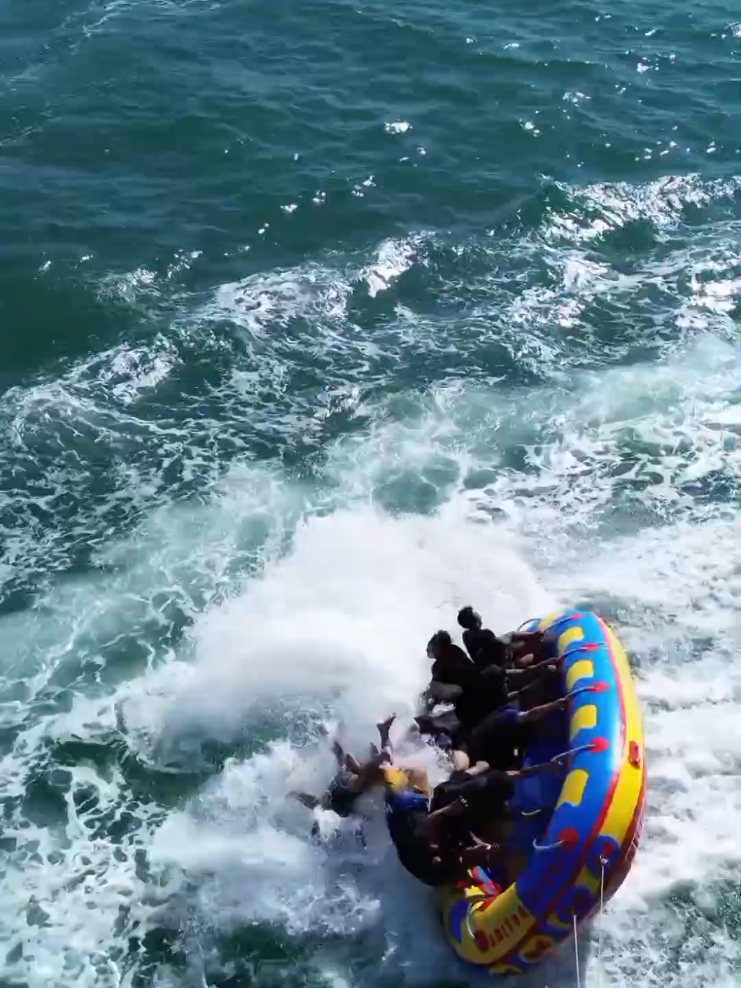 ayo cobain wahana donat diPangandaran,dijamin seru banget dan bikin ketagihan 😁😁😁😂😂😂😂 langsung boking no wa:085722489175 #watersport #watersportpangandaran #donat #pantaitimur #berandafyp #fyp #viral #fypage #fyppppppppppppppppppppppp 