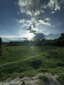 这个世界充满了甜蜜的谎言。 人心如大海，我是一条游不完大海的鱼。