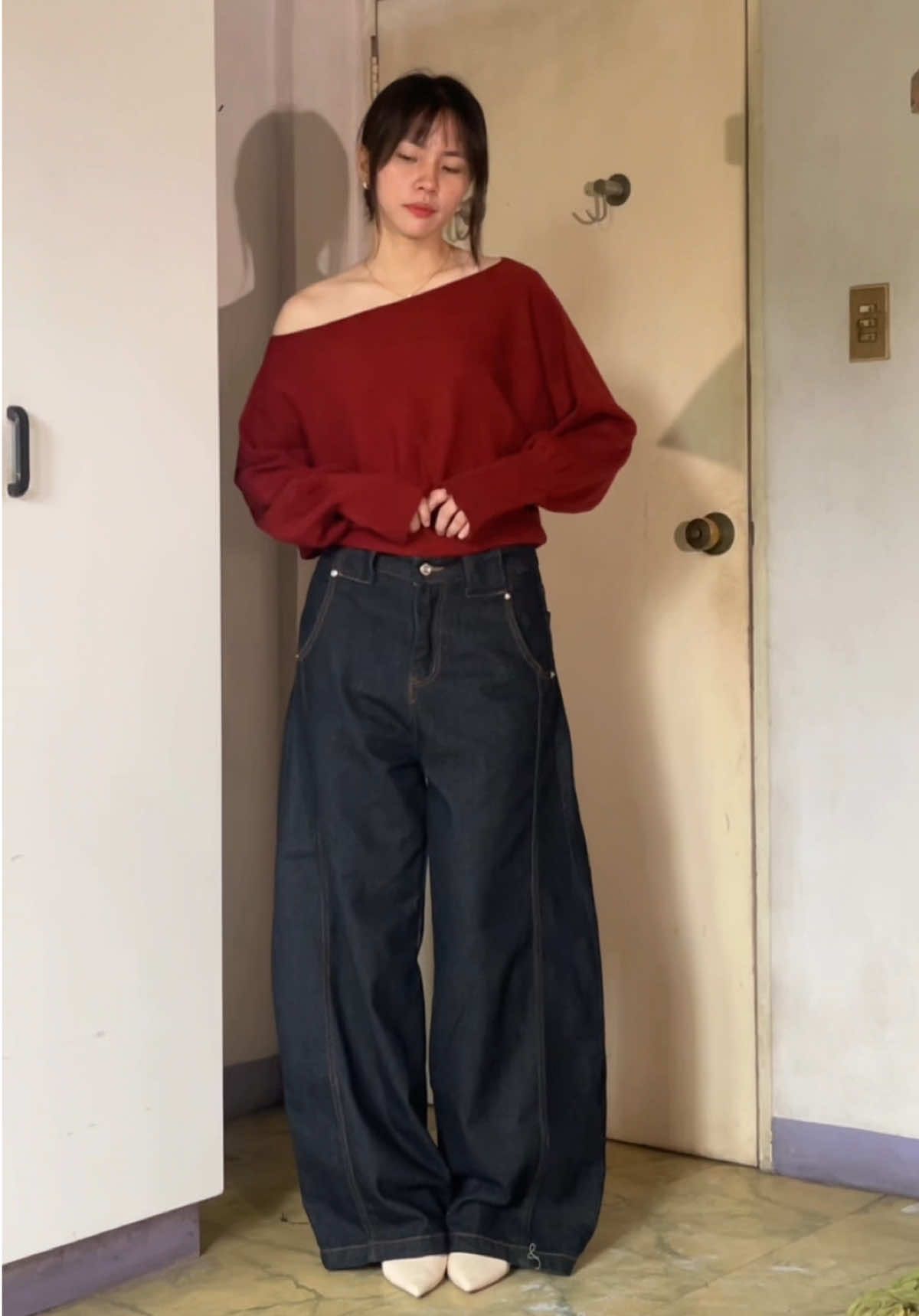 Replying to @whosmegan? heree , sorry ngayon lang✌🏻 #offshouldersweater #outfit #fashion #TikTokFashion #girlsoutfit #fyp 