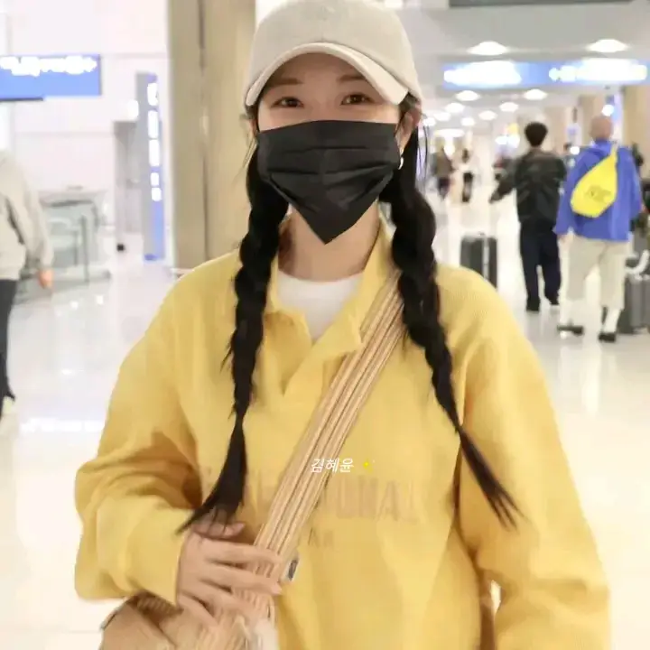 #kimhyeyoon #김혜윤 #imsol #hyeppyending #hyeppys #hyeppinessfanmeeting #incheon #airportoutfit #viral #lovelyrunner #lovelyrunnerkdrama #hyeppyday #hyeyoon #outfit #fashion #혜윤 #คิมฮเยยูน #subeom #soljae #kimhyeyoonedit #kimhyeyoonairport #kimhyeyoon🔥 #actresskimhyeyoon #cute #kdrama #kdramaedit #kdramaactress #foryou #foryoupage #princessmamel #romcomqueen #byeonwooseok #byeonwooseokgirlfriend #riize #iamhumanfromtoday #treasure #salmokji #rowoon #parksolomon #gidle #hye_yoon1110 #acom #4u #edit