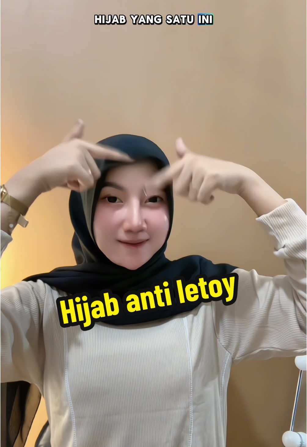 Minimal punya 1 hijab antiletoy ini sih 😍 #hijab #hijabantiletoy #hijabbellasquare #bellasquarepremium #hijabmurah 