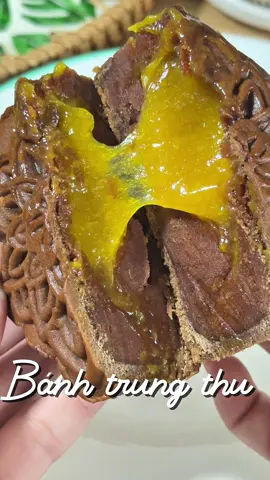 Bánh trung thu cacao ngon hết sẩy con bà bẩy #banhtrungthu #banhtrungthulamthuy #viral #xh #mukbang #tranmyle1992 #food #anvat #trungthu2025 