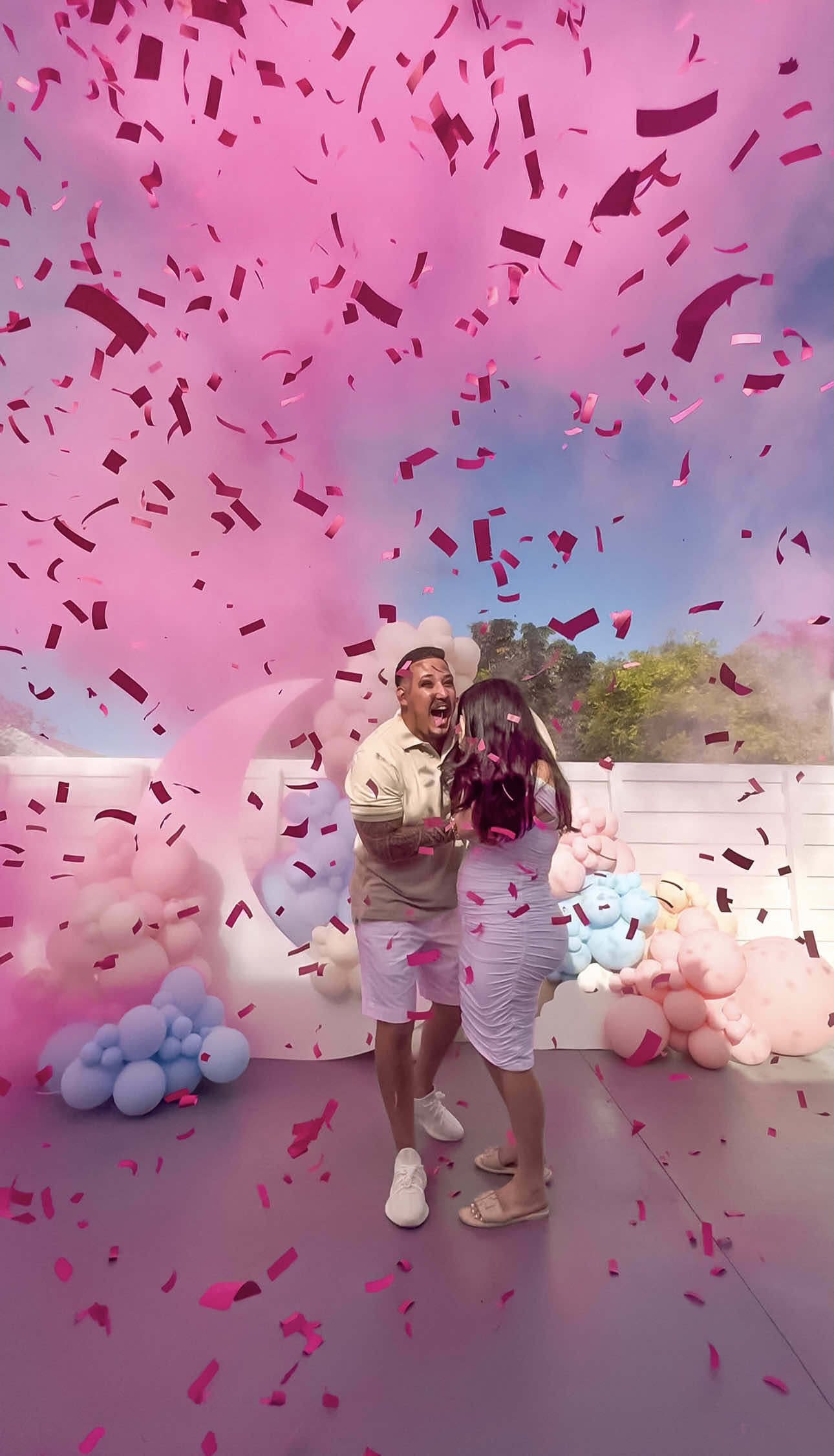 Amazing Smoke Rockets gender reveal.🚀💕✨ #genderrevealmiami #genderreveal #revelaciondegenero #charevelacaoideias #genderrevealparty 