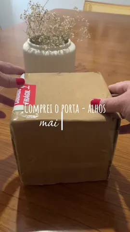 Comprei o porta-alhos mais lindo. Amei esse achadinho. #comprinha#mercadolivre#comprinhapracasa#achadinho#comprinhaprolar#donadecasa#donadecasacomamor#donadecasaeusou#meular#meularcomamor 