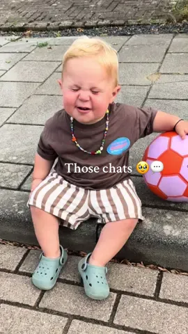 The way he says “no no no” 💬😂 those chats 🥹 and skillllls ⚽️ #talking #toddler #chats #footballtiktok #football #toddlersoftiktok #toddlermom #toddlerboy #kids #kidsactivities #fun #happy #Ace #acehitthebass #nonono #playing 