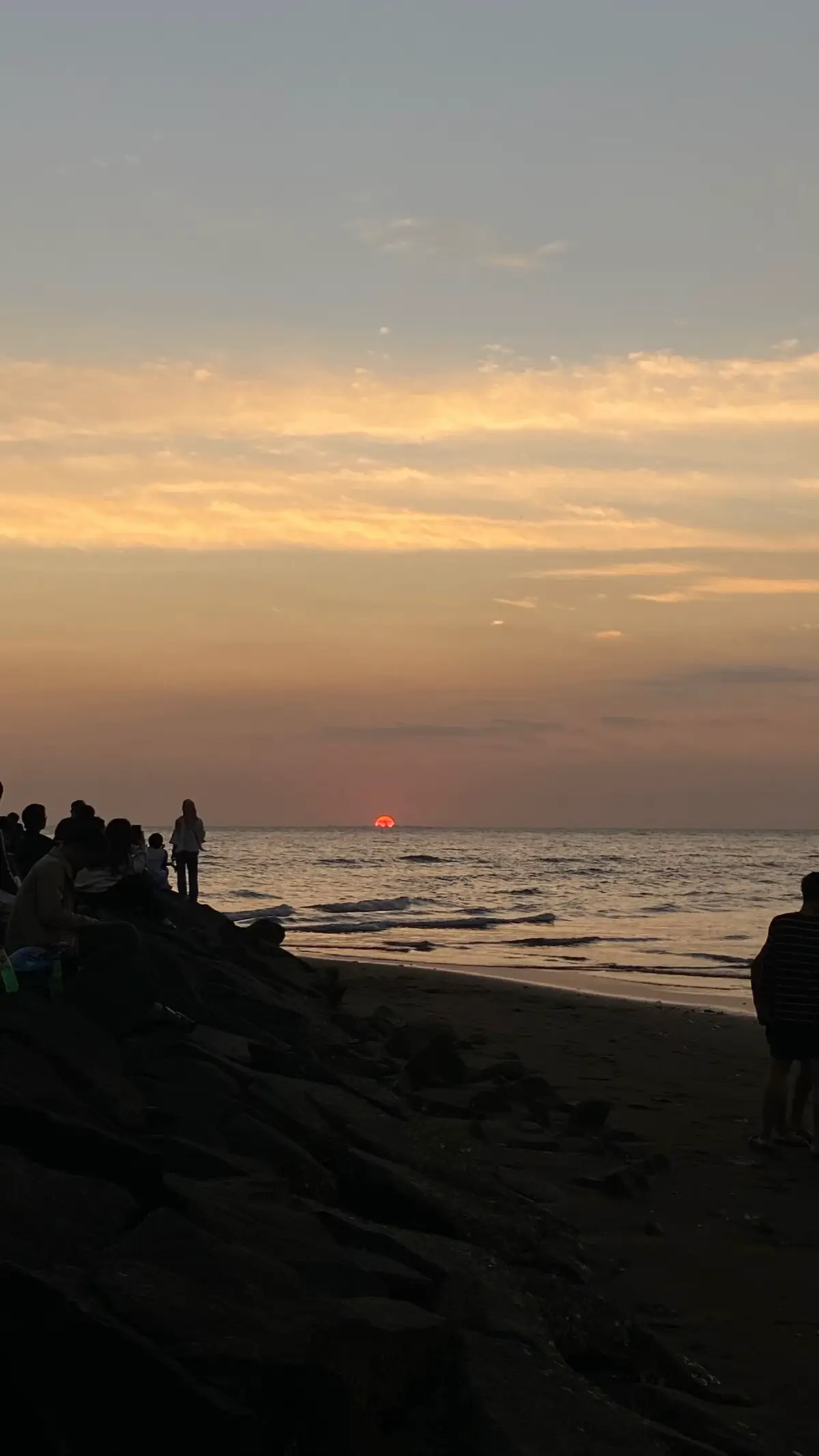#fyp #senja #sunset #pantai #aesthetics #aestheticvideos #layarputih #makassar 