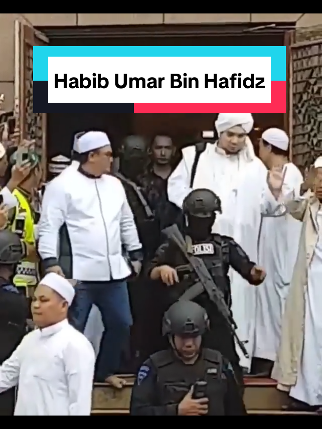 pengawalan super extra ketat Habib Umar Bin Hafidz #cintahabaibdanulama #cintaulama #habibumarbinhafidz #ceramahislam #tarim #halimahalaydrus #dakwah_islam #masyaallahtabarakallah 