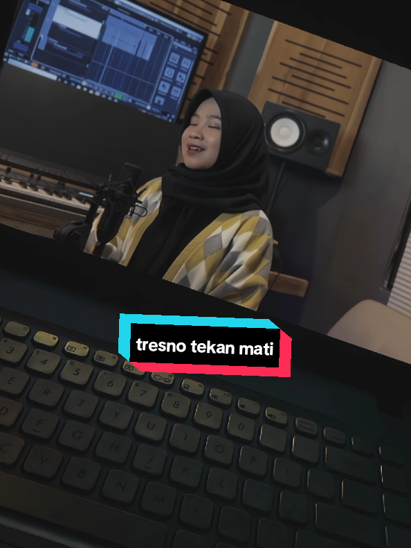 wes kulino bab ngempet loro #lirik #overlay #tresnotekanmati #restianade🌵 #jowopride #foryou #fypage 