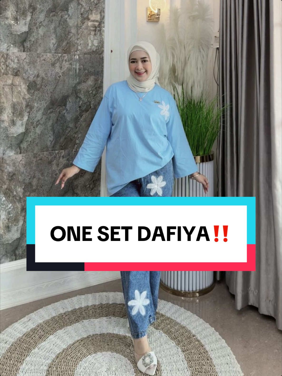 udah restock lagi yaa setelan dafiya ini😍 kemarin close order karena aksesorisnya habis skrng udh ready lagi tapi ga banyak!!👀 buruan check out dari sekarang yaa!😉 #fyp #outfitideas #trend #styletips #ootdhijab #checkoutnow #outfitinspiration #outfits #viral #styling #onesetkekinian 