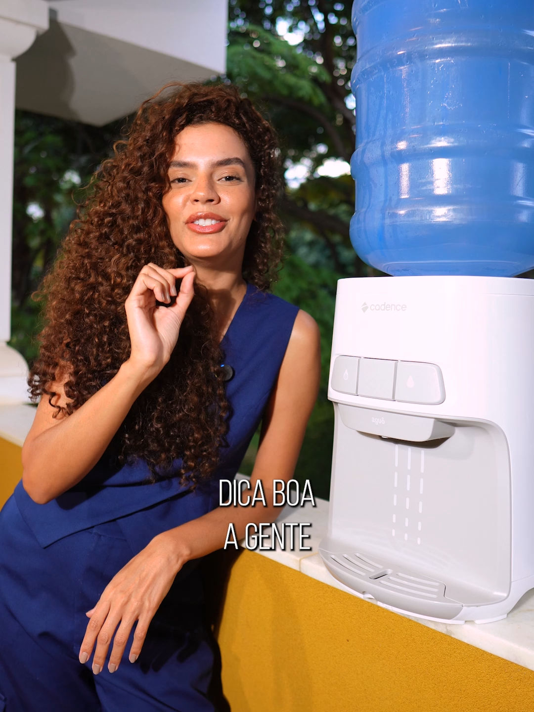 Água gelada ou natural sem barulho e sem vibração! 💧 Com dois botões, bandeja removível e perfurador de galão, o Bebedouro Aguô é praticidade e beleza no seu dia a dia!