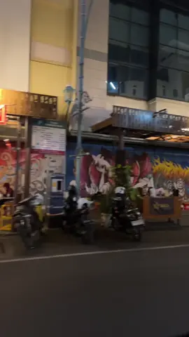 Solo punya mural dan graffity yg luar biasa, satu jalanan penuh gambar