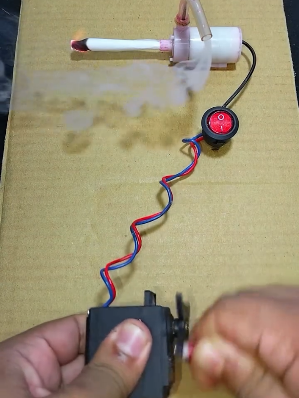 DC Motor Science Project 🤯 #freeelectricity #freeenergy #experiment #electronics #electric #electronicmusic  #motor #dc #dcmotor #DIY #diyproject #viralvideos #grow #growmyaccount #fyp #foryoupage❤️❤️ #trending  #creatorsearchinsights 