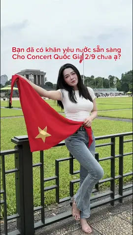 Mong la đến 2/9 còn đủ khăn cho mọi người để phủ đỏ đoàn diễu hành ngày Đại Lễ Quốc Gia #khanyeunuoc #khansaovang #khandosaovang #quockhanh #concertquocgia #chipu #salim #pamyeuoi 